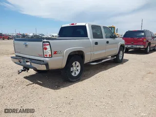 2004 GMC Sierra 1500 Crew Cab SLE with VIN 2GTEK13T841341748, listed as a IAAI auction lot 42036007 with 227,164 mi miles. Bid and sale history available at carsss.com. Image 4.