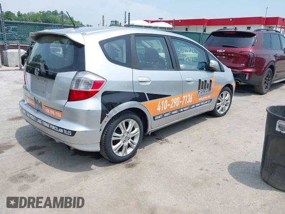 2011 Honda Fit Sport with VIN JHMGE8H51BS005356, listed as a IAAI auction lot 42279124 with 285,524 mi miles and . Bid and sale history available at DreamBid. Image 4.