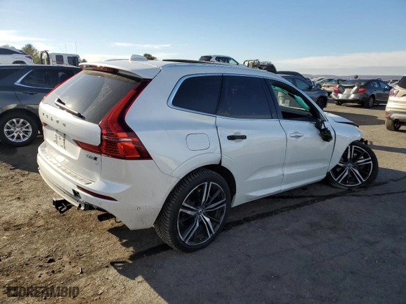 2019 Volvo XC60 R-Design with VIN LYVA22RM8KB230942, listed as a Copart auction lot 81098054 with 0 mi miles and Salvage Title. Bid and sale history available at carsss.com. Image 3.