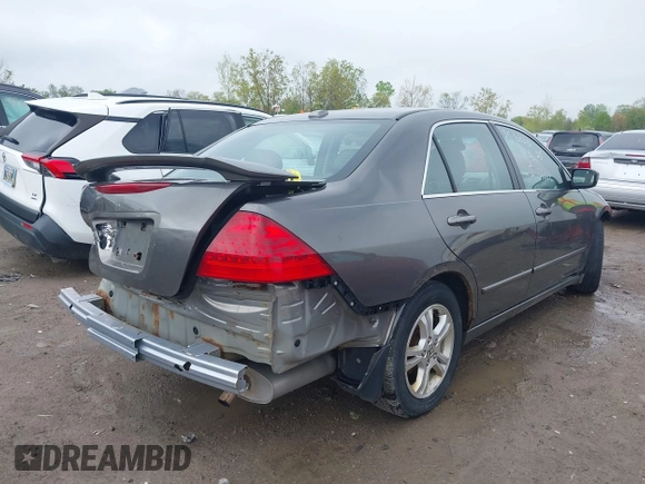 2006 Honda Accord EX-L z VIN 1HGCM56876A102556, wystawiony jako IAAI lot #42155187 z przebiegiem 241 901 mil mil oraz . Historia ofert i sprzedaży dostępna na DreamBid. Obrazek 4.