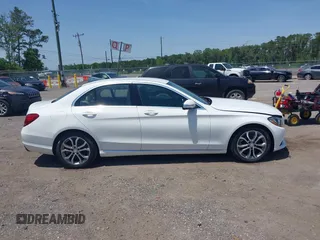 2015 Mercedes-Benz C 300 z VIN 55SWF4JB1FU075766, wystawiony jako IAAI lot #42299603 z przebiegiem 119 589 mil mil oraz . Historia ofert i sprzedaży dostępna na DreamBid. Obrazek 13.