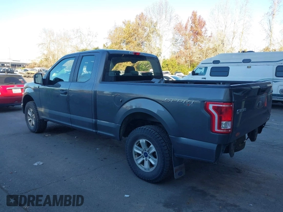 2015 Ford F-150 XLT with VIN 1FTEX1E88FKF22622, listed as a IAAI auction lot 41402747 with 214,667 mi miles. Bid and sale history available at carsss.com. Image 3.