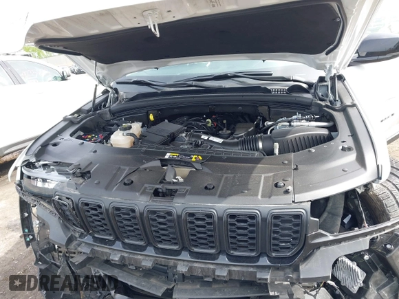 2023 Jeep Grand Cherokee Limited with VIN 1C4RJHBG5PC643014, listed as a IAAI auction lot 42352689 with 17,039 mi miles and . Bid and sale history available at DreamBid. Image 10.