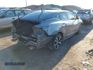 2018 Nissan Maxima SV with VIN 1N4AA6AP4JC389263, listed as a IAAI auction lot 41654077 with 111,149 mi miles. Bid and sale history available at carsss.com. Image 4.
