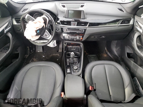 2016 BMW X1 xDrive28i z VIN WBXHT3C37G5F66869, wystawiony jako Copart lot #44990885 z przebiegiem Nie podano mil oraz Szkoda całkowita • Salvage title. Historia ofert i sprzedaży dostępna na DreamBid. Obrazek 8.