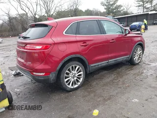 2018 Lincoln MKC Reserve z VIN 5LMCJ3C98JUL30557, wystawiony jako IAAI lot #41432046 z przebiegiem 116 000 mil mil oraz . Historia ofert i sprzedaży dostępna na DreamBid. Obrazek 4.