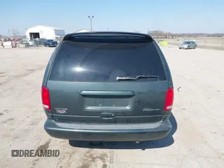 2000 Dodge Caravan SE with VIN 2B4GP44GXYR612794, listed as a IAAI auction lot 41800030 with 485,798 mi miles. Bid and sale history available at carsss.com. Image 16.