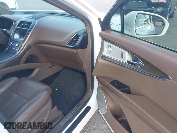 2018 Lincoln MKX Reserve with VIN 2LMPJ6LRXJBL20354, listed as a IAAI auction lot 41561022 with 138,688 mi miles. Bid and sale history available at carsss.com. Image 5.