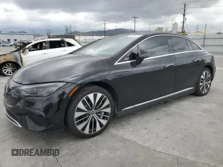 2023 Mercedes-Benz EQE 350+ z VIN W1KEG2BB9PF013984, wystawiony jako Copart lot #54172115 z przebiegiem 77 029 mil mil oraz Szkoda całkowita • Salvage title. Historia ofert i sprzedaży dostępna na DreamBid. Obrazek 1.