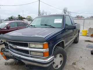 1998 Chevrolet Silverado 1500 with VIN 2GCEK19R2W1255365, listed as a IAAI auction lot 41939461 with 276,204 mi miles and . Bid and sale history available at DreamBid. Image 2.