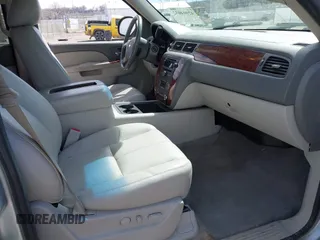 2013 Chevrolet Suburban LT with VIN 1GNSKJE78DR108955, listed as a IAAI auction lot 42004032 with 114,729 mi miles and . Bid and sale history available at DreamBid. Image 5.