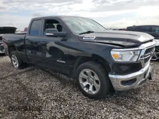 2022 Ram 1500 Big Horn z VIN 1C6RREBG2NN202103, wystawiony jako Copart lot #46644485 z przebiegiem 53 375 mil mil oraz Czysty tytuł • Clean title. Historia ofert i sprzedaży dostępna na DreamBid. Obrazek 4.