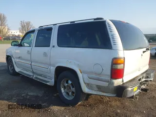 2002 GMC Yukon XL SLT with VIN 3GKFK16Z32G215746, listed as a IAAI auction lot 42097959 with 233,023 mi miles. Bid and sale history available at carsss.com. Image 3.