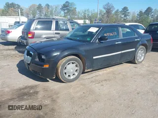 2005 Chrysler 300 with VIN 2C3JA53G55H122612, listed as a IAAI auction lot 41971677 with Not Provided miles. Bid and sale history available at carsss.com. Image 2.