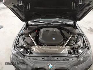 2025 BMW 4 Series M440i xDrive with VIN WBA83DA00SCT09661, listed as a IAAI auction lot 42591731 with 3,923 mi miles and . Bid and sale history available at DreamBid. Image 10.