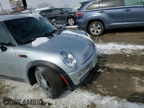 2004 MINI Hardtop with VIN WMWRC334X4TJ62010, listed as a Copart auction lot 45191885 with Not Provided miles and Salvage Title. Bid and sale history available at DreamBid. Image 11.