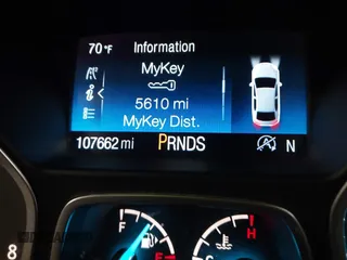 2017 Ford Escape SE z VIN 1FMCU0GD3HUC12658, wystawiony jako IAAI lot #41801033 z przebiegiem 107 662 mil mil oraz . Historia ofert i sprzedaży dostępna na DreamBid. Obrazek 15.