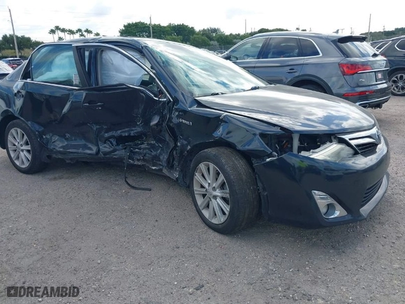 2013 Toyota Camry Hybrid LE with VIN 4T1BD1FK0DU072466, listed as a IAAI auction lot 40964616 with 1 mi miles. Bid and sale history available at carsss.com. Image 1.