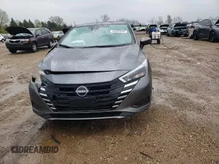 2025 Nissan Versa SV z VIN 3N1CN8EV6SL812476, wystawiony jako Copart lot #54607055 z przebiegiem 183 mil mil oraz Szkoda całkowita • Salvage title. Historia ofert i sprzedaży dostępna na DreamBid. Obrazek 13.