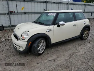 2011 MINI Hardtop S с VIN WMWSV3C56BTY15420, выставлен на аукционе Copart как лот 58050875 с пробегом 162 145 миль миль и Списание • Salvage title. История ставок и продаж доступна на DreamBid. Изображение 1.
