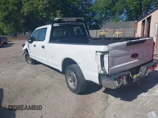 2019 Ford Super Duty F-250 SRW XL with VIN 1FT7W2A60KEC73618, listed as a IAAI auction lot 41949278 with 190,454 mi miles. Bid and sale history available at carsss.com. Image 3.