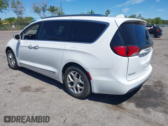 2020 Chrysler Pacifica Limited z VIN 2C4RC1GG9LR139786, wystawiony jako IAAI lot #41857783 z przebiegiem 105 182 mil mil oraz . Historia ofert i sprzedaży dostępna na DreamBid. Obrazek 3.