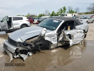 2012 Ford Mustang GT z VIN 1ZVBP8FF7C5262505, wystawiony jako Copart lot #54217405 z przebiegiem 128 496 mil mil oraz Szkoda całkowita • Salvage title. Historia ofert i sprzedaży dostępna na DreamBid. Obrazek 1.