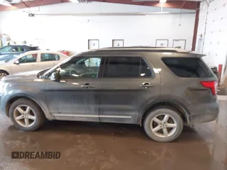 2017 Ford Explorer XLT z VIN 1FM5K8D80HGD83712, wystawiony jako IAAI lot #42442129 z przebiegiem 196 825 mil mil oraz . Historia ofert i sprzedaży dostępna na DreamBid. Obrazek 15.