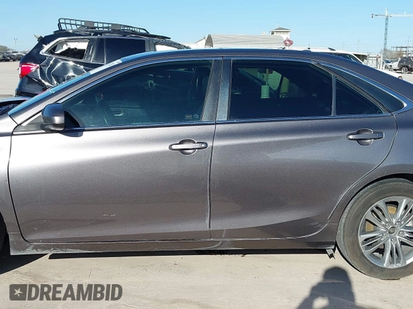 2015 Toyota Camry XLE with VIN 4T1BF1FK4FU914870, listed as a IAAI auction lot 41732333 with 177,907 mi miles. Bid and sale history available at carsss.com. Image 14.