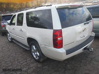 2008 Chevrolet Suburban LTZ with VIN 1GNFC16018R205694, listed as a IAAI auction lot 40937775 with 188,070 mi miles. Bid and sale history available at carsss.com. Image 3.