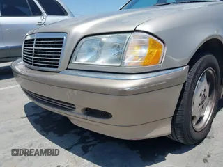 2000 Mercedes-Benz C 230 Kompressor с VIN WDBHA24G1YA812740, выставлен на аукционе IAAI как лот 42655424 с пробегом 227 815 миль миль и . История ставок и продаж доступна на DreamBid. Изображение 6.