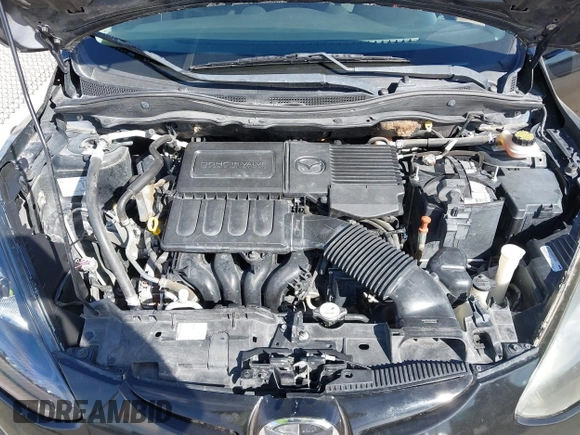 2013 Mazda 2 Sport with VIN JM1DE1KY8D0164937, listed as a IAAI auction lot 41633364 with 134,984 mi miles and . Bid and sale history available at carsss.com. Image 10.