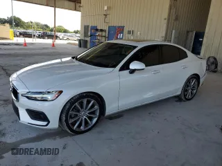 2020 Volvo S60 Momentum with VIN 7JR102FK2LG030977, listed as a Copart auction lot 41312734 with 39,308 mi miles. Bid and sale history available at carsss.com. Image 1.
