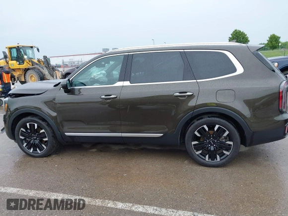 2024 Kia Telluride SX Prestige X-Pro with VIN 5XYP5DGCXRG530586, listed as a IAAI auction lot 42225560 with 7,880 mi miles and . Bid and sale history available at DreamBid. Image 14.