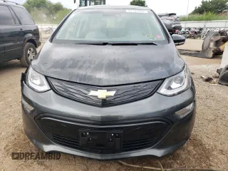 2020 Chevrolet Bolt EV LT z VIN 1G1FY6S0XL4104973, wystawiony jako Copart lot #64164424 z przebiegiem 77 341 mil mil oraz Szkody całkowita. Historia ofert i sprzedaży dostępna na DreamBid. Obrazek 5.