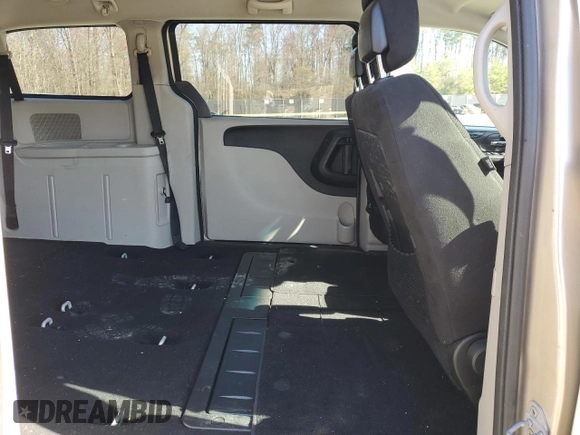 2013 Dodge Grand Caravan SXT with VIN 2C4RDGCG5DR635014, listed as a Copart auction lot 49552925 with 194,929 mi miles and Clean Title. Bid and sale history available at DreamBid. Image 11.