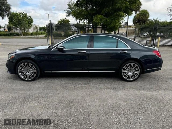 2020 Mercedes-Benz S-Class S 560 with VIN W1KUG8DB7LA559539, listed as a Copart auction lot 85827794 with 26,014 mi miles and Non Repairable. Bid and sale history available at carsss.com. Image 12.