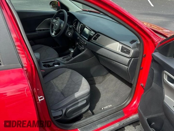 2018 Kia Niro LX with VIN KNDCB3LC3J5132401, listed as a Copart auction lot 50352575 with 87,900 mi miles and Clean Title. Bid and sale history available at carsss.com. Image 9.
