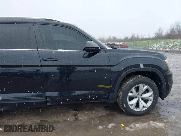 2018 Volkswagen Atlas SE z VIN 1V2LR2CA1JC515168, wystawiony jako IAAI lot #42024499 z przebiegiem 112 558 mil mil oraz . Historia ofert i sprzedaży dostępna na DreamBid. Obrazek 18.