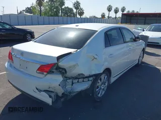 2011 Toyota Avalon with VIN 4T1BK3DB0BU414192, listed as a IAAI auction lot 42099301 with 220,967 mi miles and . Bid and sale history available at carsss.com. Image 4.