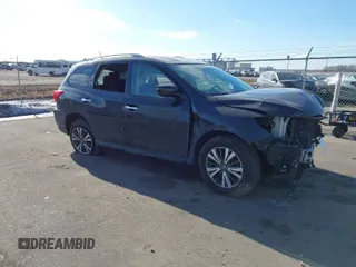 2018 Nissan Pathfinder SV z VIN 5N1DR2MM8JC607503, wystawiony jako IAAI lot #41402761 z przebiegiem 115 882 mil mil oraz . Historia ofert i sprzedaży dostępna na DreamBid. Obrazek 1.