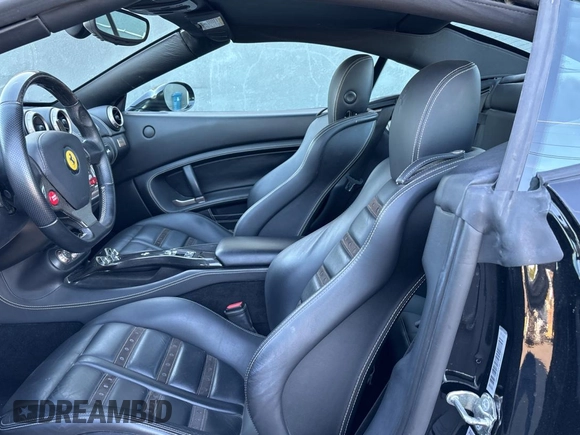 2012 Ferrari California с VIN ZFF65TJA1C0186660, выставлен на аукционе Copart как лот 79966064 с пробегом 18 917 миль миль и Списание • Salvage title. История ставок и продаж доступна на DreamBid. Изображение 6.