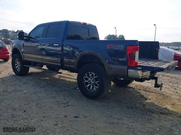 2017 Ford Super Duty F-250 SRW Lariat with VIN 1FT7W2BT9HED50676, listed as a IAAI auction lot 40101868 with 154,199 mi miles. Bid and sale history available at carsss.com. Image 3.