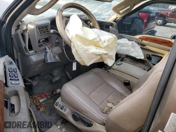 2003 Ford F-350 XL with VIN 1FTWW33F13EA05631, listed as a Copart auction lot 82089174 with 365,768 mi miles and Salvage Title. Bid and sale history available at DreamBid. Image 8.