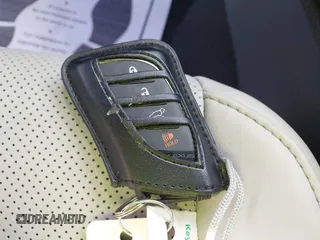 2021 Lexus UX 250h z VIN JTHP9JBH0M2039502, wystawiony jako IAAI lot #41868672 z przebiegiem 17 496 mil mil oraz . Historia ofert i sprzedaży dostępna na DreamBid. Obrazek 11.