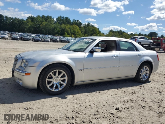 2005 Chrysler 300 with VIN 2C3JA63H25H635749, listed as a Copart auction lot 70317364 with 141,878 mi miles and Clean Title. Bid and sale history available at carsss.com. Image 1.