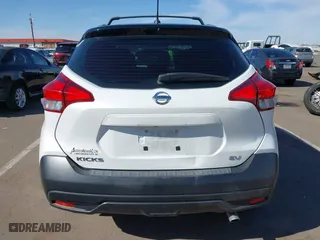 2018 Nissan Kicks SR with VIN 3N1CP5CUXJL504437, listed as a IAAI auction lot 41890907 with 137,572 mi miles. Bid and sale history available at carsss.com. Image 17.
