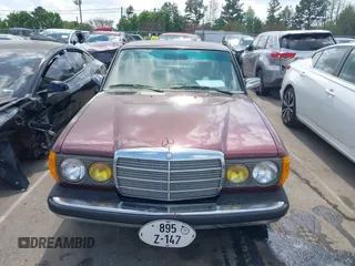1985 Mercedes-Benz 300 with VIN WDBAB33CXFA233598, listed as a IAAI auction lot 41975316 with 149,707 mi miles and . Bid and sale history available at DreamBid. Image 6.