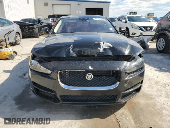 2017 Jaguar XE 25t z VIN SAJAR4BG7HA977736, wystawiony jako Copart lot #48751375 z przebiegiem 121 674 mil mil oraz Szkoda całkowita • Salvage title. Historia ofert i sprzedaży dostępna na DreamBid. Obrazek 5.