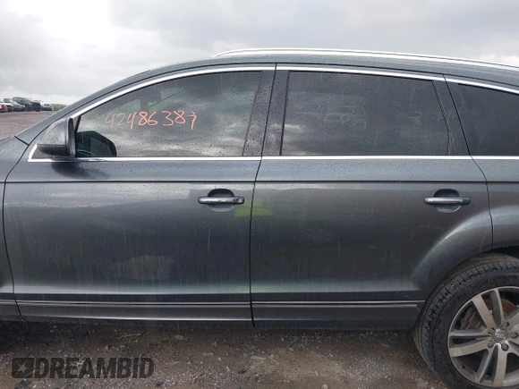 2013 Audi Q7 Premium Plus z VIN WA1LGAFE7DD015248, wystawiony jako IAAI lot #42486389 z przebiegiem 140 083 mil mil oraz . Historia ofert i sprzedaży dostępna na DreamBid. Obrazek 14.